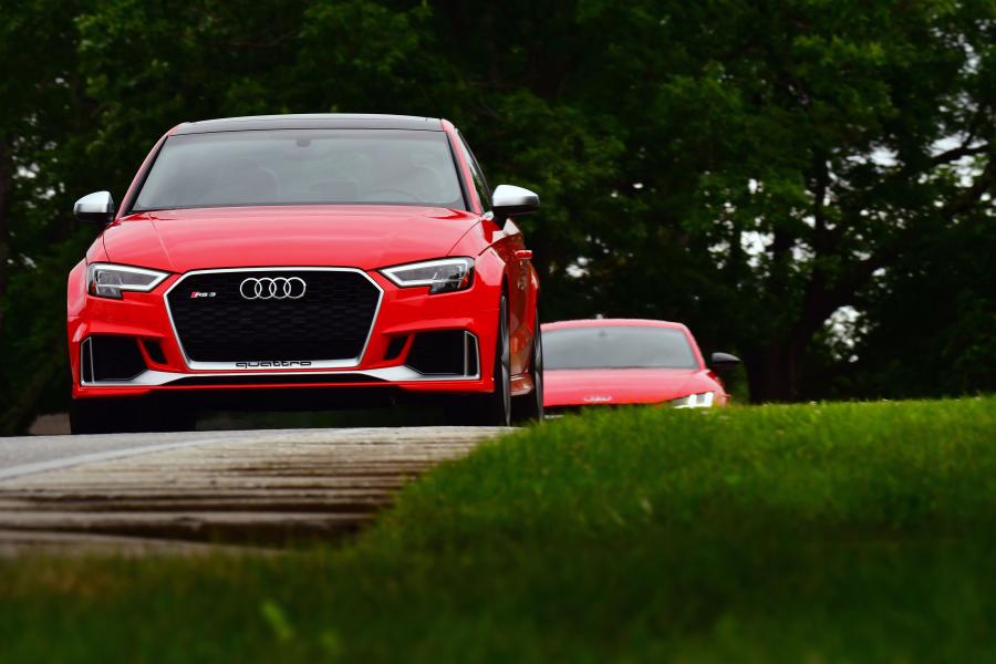  Audi RS3 Sedan (8V) 2017 года  (NA) (фото 7 из 21)